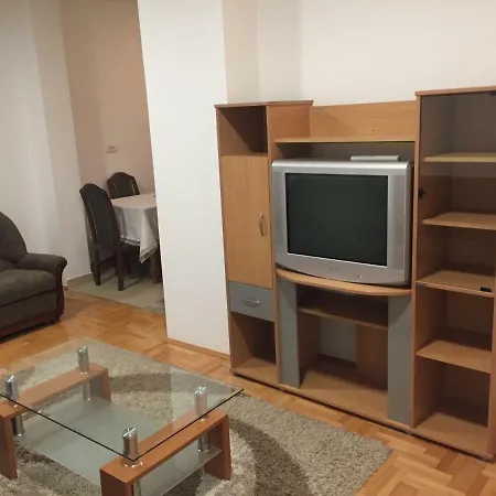 Stan Na Dan Centar Apartment